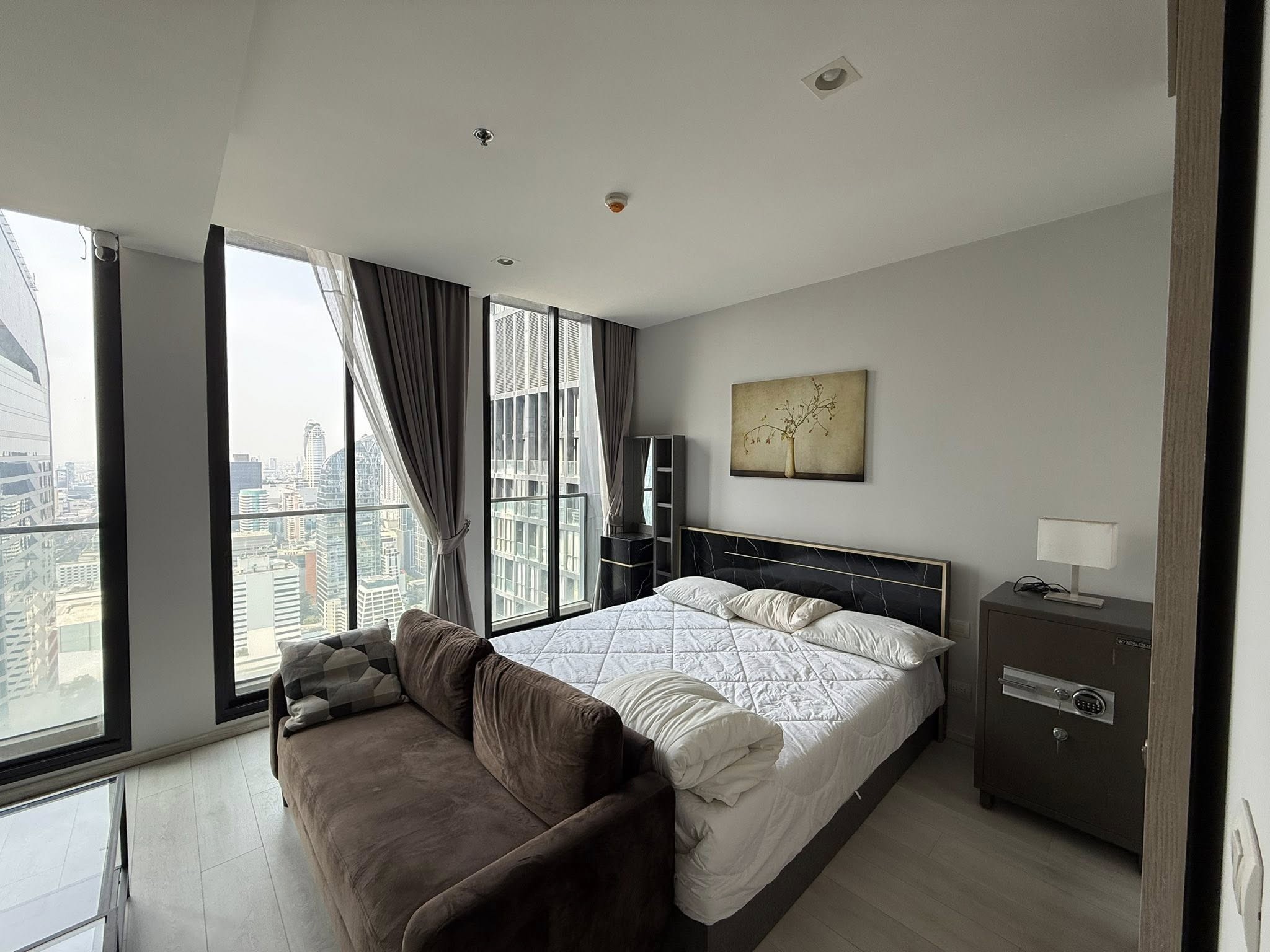 Noble Ploenchit Comfortable Safe Beautiful View 40th Floor BTS PloenChit