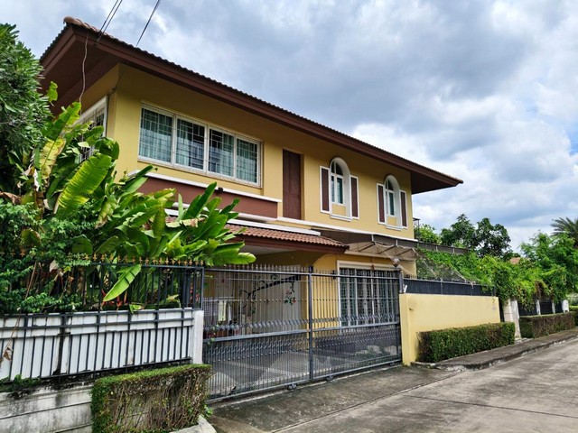 ขาย บ้านเดี่ยว เขตคลองสามวา กรุงเทพมหานคร  ห่างจาก  แฟชั่นไอส์แลนด์ 4.7 km.