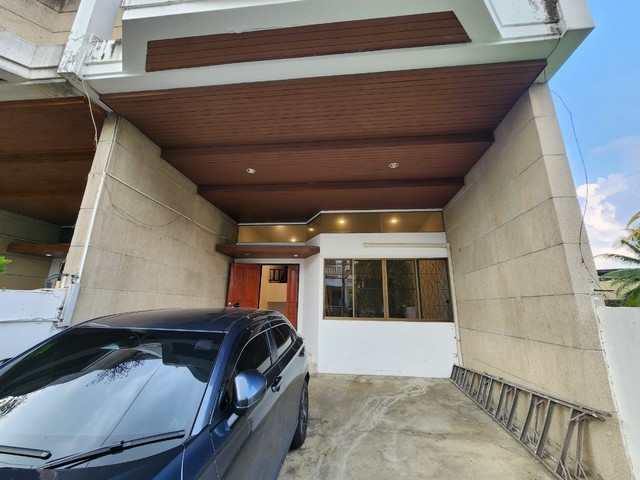 รหัสC7081 ให้เช่าทาวน์โฮม 3ชั้น เหมาะทำโฮมออฟฟิศและที่อยู่อาศัย ซอยสุขุมวิท99 ใกล้ BTS บางจาก