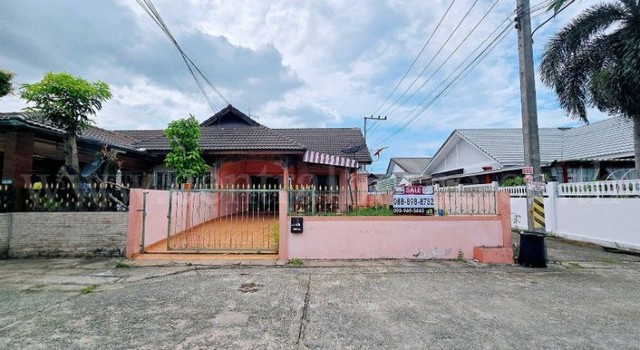 ลดราคา บ้านแฝด รวิพร เพลส หลังริม เนินพลับหวาน สำหรับอยู่อาศัยหรือซื้อลงทุนรีโนเวต ทำเลดี ราคาถูกมาก