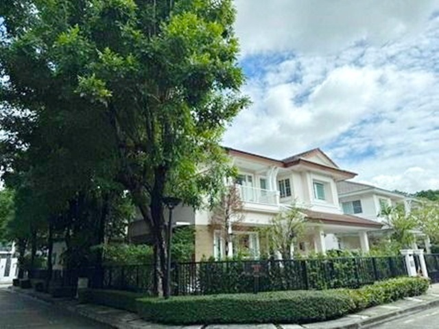 หลังมุม เดอะ พาซิโอ มอลล์ 2.2 กม.รพ.จุฬารัตน์7 500 ม. คฤหาสน์ 2 ชั้น  ตกแต่งครบ 3-4นอน 3 น้ำ พระราม9 อ่อนนุช ARL บ้านทับช้าง 2 กม.