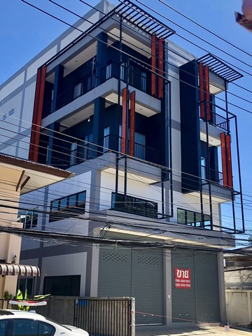 ขายอาคารพาณิชย์ 3 ชั้นครึ่ง 2 คูหา หลังวิทยาลัยอาชีวศึกษาเชียงราย  อำเภอเมือง จังหวัดเชียงราย