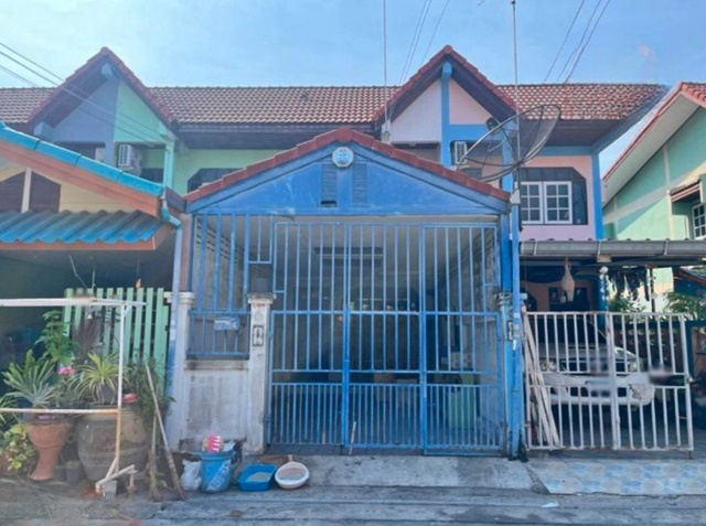 ซ.นวมินทร์ 90-96 รามอินทรา51-61  MRT รามอินทรา58 600ม.ให้เช่าทาวน์เฮาส์ 2 ชั้น 20 ตร.วา. แฟชั่น 2.1 กม. รพ.สินแพทย์ รามอินทรา 1.6 กม.