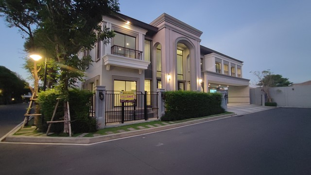 Grand Bangkok Boulevard บางนา-อ่อนนุช 116 ตรว 573 ตรม หลังใหญ่สุด ถูกสุด คุ้มสุดของโครงการ