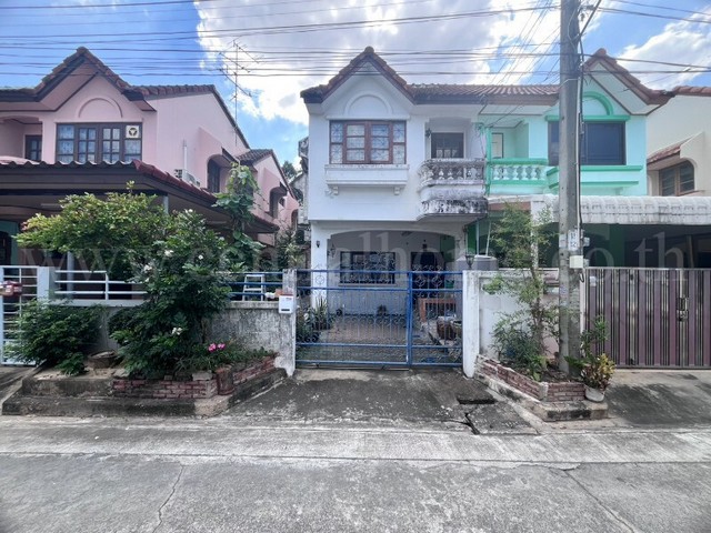 ขายด่วน ทาวน์โฮม เกร็ดแก้วการ์เด้น 2 - ปากเกร็ด แปลงมุม ใกล้ MRT กรมชลประทาน