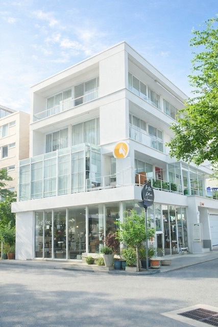 รัชดาภิเษก 10-18 MRT ห้วยขวาง 340ม.อาคารพาณิชย์ให้เช่า ชั้น2 อาคาร 4ชั้น 1 น้ำ 100 ตร.ม. เดอะสตรีท รัชดา 1.3 กม.