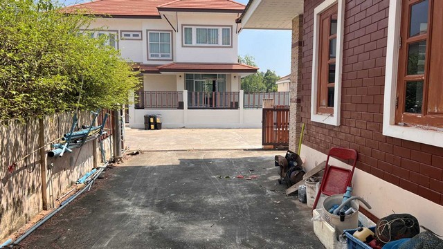 บ้านเดี่ยวหมู่บ้านศุขเจริญ แกรนด์ คาแนล (หลังBig-c)    ตำบลทุ่งกง กาญจนดิษฐ์สุราษฎร์ธานี