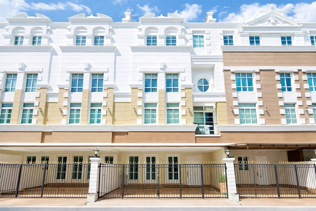 ทาวน์โฮมหรู 4 ชั้น อ่อนนุช ใกล้BTSปุณณวิถี 1.47กม. โลตัส วชิรธรรม7 800ม. 3 นอน 4 น้ำ 20 ตร.ว. 240 ตร.ม.  ตลาดอุดมสุข 1.6 กม