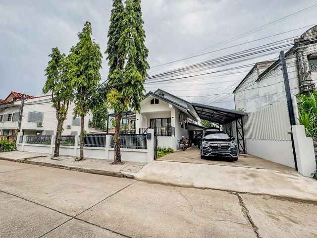 ขาย 10.99 ล้าน 130 ตรว. บ้านพูลวิลล่า #แม่เหียะ #ขายพร้อมผู้เช่ารับรายได้เดือนละ47000 บาท #หลังหัวมุม โล่ง โปร่ง วิวสวย