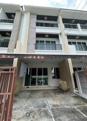 ให้เช่าทาวน์โฮม 3 ชั้น บ้านกลางเมือง ลาดพร้าว 71 นาคนิวาส 34 ใกล้ Central Eastville  รร.สตรีวิทยา 2