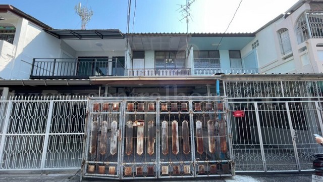 ทาวน์เฮ้าส์ ซอยจรัญสนิทวงศ์ 25 ทำเลดี อยู่ต้นซอย ติดถนนจรัญสนิทวงศ์