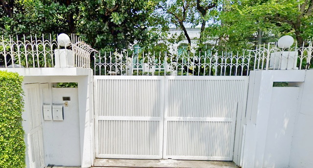 ทองหล่อ 21-25 ซ.สุขุมวิท 47-51 MRT รฟม.1.6 กม.เช่า-ขายที่ดินพร้อมอาคาร 2 ชั้น 1ไร่ 32 ตร.วา. ตลาดเอกมัย 1 กม. 1724 ตร.ม.วิวสวน 5 นอน 5 น้ำ