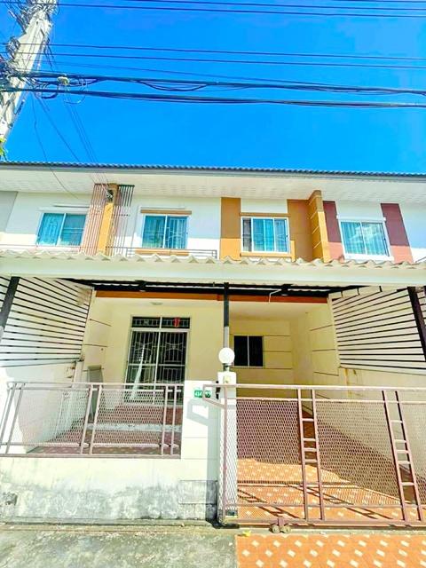 ถ.เลียบคลองสอง ซาฟารี ปัญญาใกล้MRTคู้บอน 900 ม. ทาวน์เฮ้าส์ 2 ชั้น 3นอน 2 น้ำ 18ตร.วา.