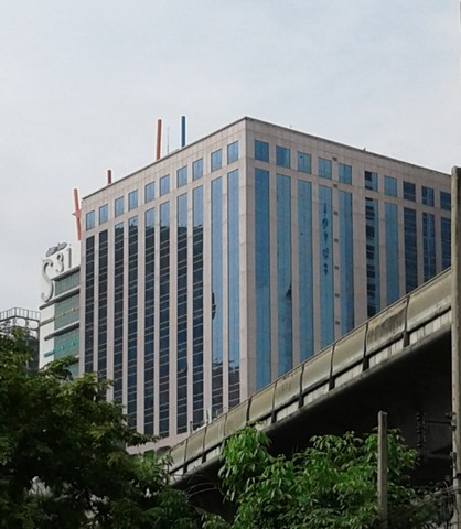 ให้เช่า สำนักงาน อาคารอาร์เอสยูทาวเวอร์ 1 งาน 100 ตร.วา ชั้นทั้งหมด 1 ชั้น ชั้นที่ 1 ใกล้กับ -