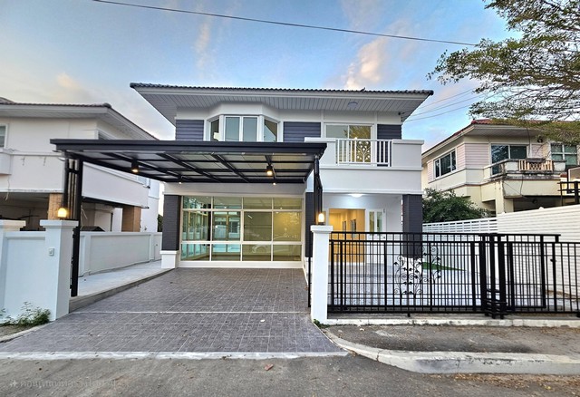 มณีรินทร์ เลคแอนด์พาร์ค ราชพฤกษ์   หน้าบ้านไม่ชนใคร