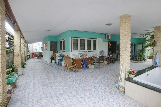 สวนสยาม MRT  รามอินทรา กม.8 2.6 กม.ให้เช่าบ้านเดี่ยวชั้นครึ่ง 55 ตร.ว. 220 ตร.ม.  รร.บดินทรเดชา 2 1.9 กม.เฟอร์ฯ เครื่องใช้ไฟฟ้าครบ