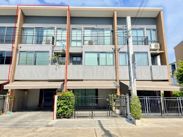 ขายด่วน ราคาพิเศษ ทาวน์โฮม 3 ชั้น บ้านกลางเมือง สุขุมวิท - อ่อนนุช 70/1 ราคาถูกที่สุดในโครงการ