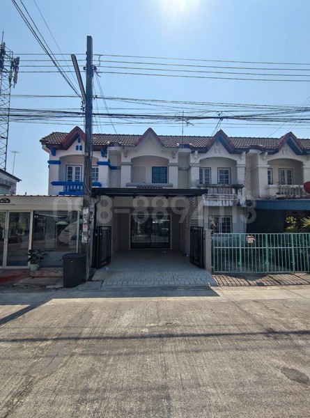 ขายทาวน์เฮ้าส์ 2 ชั้น พนาสนธิ์ 6 ซอยนิมิตใหม่ 7 เนื้อที่ 18 ตรว 2นอน 2น้ำ การเดินทางสะดวก ใกล้แหล่งชุมชน