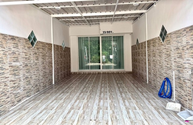 ทาวน์เฮาส์ 2 ชั้น รีโนเวทใหม่   การเคหะเนินพลับหวาน