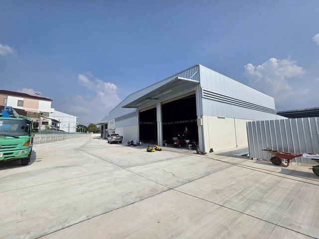 โกดังใหม่ โกดังใหม่ให้เช่า – ทำเลสี่แยกอำเภอพนัสนิคม จังหวัดชลบุรี