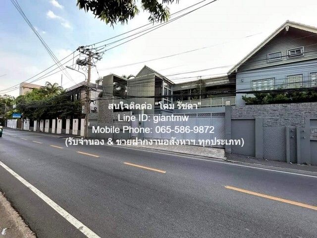 บ้าน บ้านหรูสไตล์อังกฤษผสม Loft 2+1 ชั้น (ห้องใต้หลังคา) ซ.อินทามระ พท. 98 ตารางวา 1 Ngan 0 RAI 90000000 บาท.   พร้อมให้คุณเป็นเข้าจอง กรุงเทพ