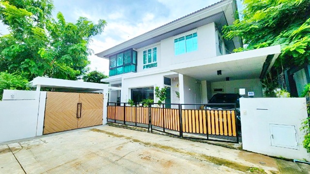 ปัญญาอินทรา ซาฟารี เดอะ เลกาซี่ กอล์ฟ คลับ 50ตร.ว. 5นอน คฤหาสน์บ้านเดี่ยว 2 ชั้น3น้ำ 200ตร.ม. แสนสิริ บิ้วท์อินครบ บ. ถ.เลียบคลองสอง