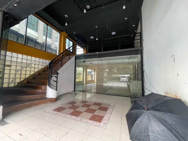 P1894 ให้เช่าอาคาร 4 ชั้น ถนนศรีวรา ตรงข้าม Makro บดินทร์ ใกล้ โรงเรียนบดินทรเดชา สิงห์ สิงหเสนี ทาวน์อินทาวน์ เลียบด่วน