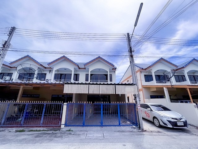 ขาย ทาวน์โฮม โครงการ ดอนเจริญวิลล่า  การเดินทางสะดวกโครงการใกล้ถนนเทศบาล 4 และถนนศุขประยูร