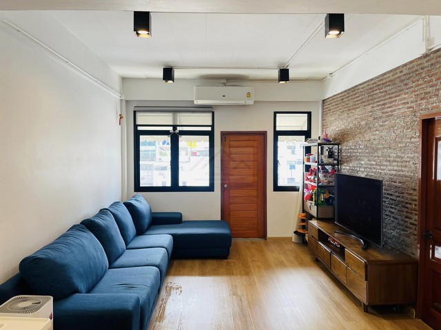 ขายอาคารตึกแถว 5 ชั้นพร้อมดาดฟ้า 2 ห้องหัวมุม สุขุมวิท 77 อ่อนนุชซอย 1 ติดตลาดอ่อนนุช ใกล้ BTS อ่อนนุชเพียง 600 เมตร ทำเลทองพร้อมเข้าอยู่