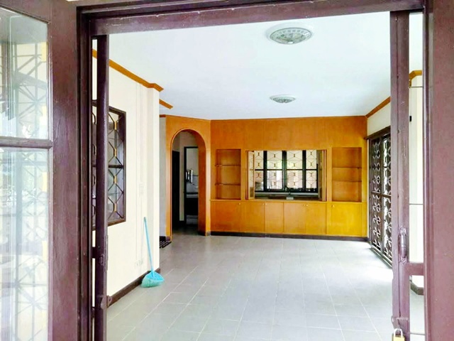 บ้านกล้วย-ไทรน้อย MRT คลองบางไผ่ 2 กม. รร.พาณิชยการบางบัวทอง 800 ม.ขาย-ให้เช่าทาวน์เฮาส์ 2 ชั้นหลังมุม 4 นอน 2 น้ำ บิ๊กซี บางใหญ่