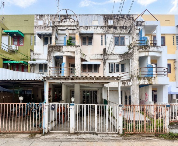 หมู่บ้านธันยกานต์ ถนนวัชรพล ทาวน์โฮม 3 ชั้น ทำเลศักยภาพ ชื่อมต่อถนนสายหลักหลายสาย สิ่งอำนวยความสะดวกครบครัน น้ำไม่ท่วมหมู่บ้าน