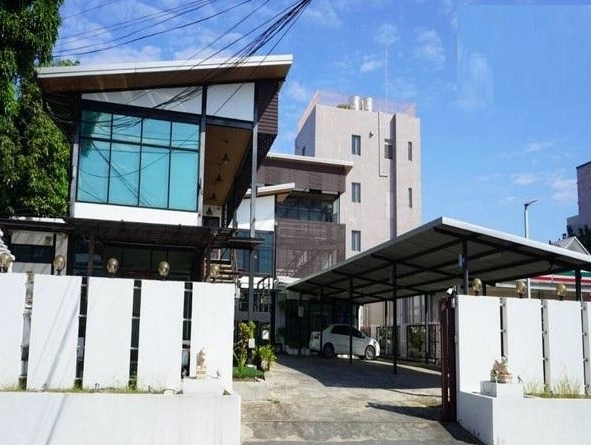 ให้เช่าพื้นที่สำนักงาน หน้าร้าน ขนาด 70 ตรม. ย่านห้วยขวาง สุทธิสาร ลาดพร้าว ใกล้ MRT สุทธิสาร