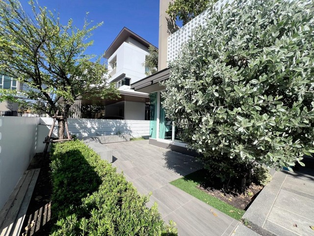 P1886 ขายบ้านตัวอย่าง บ้านเดี่ยว 3 ชั้น โครงการ Nirvana Absolute Bangna เนอวานา แอบโซลูท บางนา