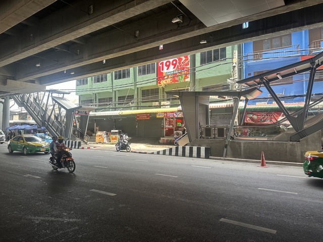 ให้เช่า อาคารพาณิชย์ 1-2 คูหา เขตมีนบุรี กรุงเทพ หน้าสถานีรถไฟฟ้าตลาดมีนบุรี