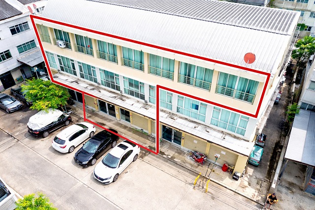 ตลาดไอยรา 600ม. มีลิฟต์ ชั้น1-3 ใกล้แม็คโคร คลองหลวง 400ม.โชว์รูม อาคารให้เช่า 3 นอน 5 น้ำอาคาร 4 ชั้น 113 ตร.ว. 453 ตร.ม.  ตลาดไท 900 ม.