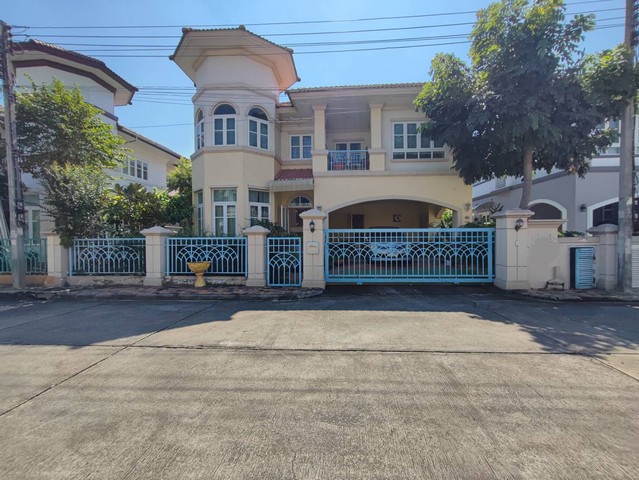 บ้าน ภัสสร 4 3Bedroom 19500 บาท. ใกล้กับ โรงเรียนโชคชัย หรูอยู่สบาย เฟอร์ครบทุกชิ้น