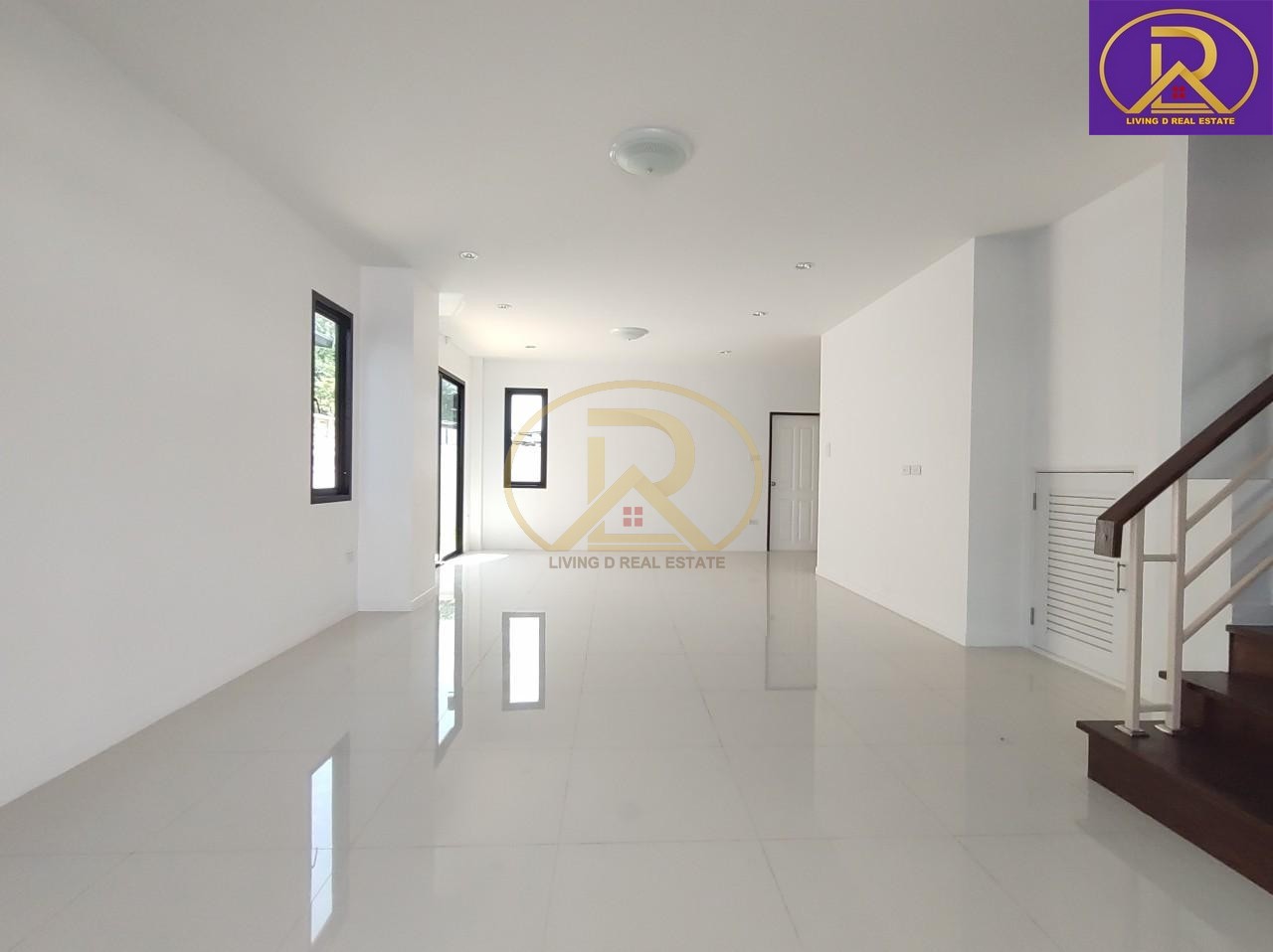 ขายบ้านใหม่เหลือ2หลังสุดท้าย โครงการบ้านภูริ บ้านแฝดสไตล์บ้านเดี่ยว 2 ชั้น สวยทันสมัย พร้อมเข้าอยู่  ต.บ้านสวน อ.เมืองชลบุรี จ.ชลบุรี