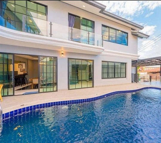 ให้เช่าบ้านพลูวิลล่าพัทยา สุดหรู ทำเลดีพรีเมียม ใกล้ Walking Street FP-H01799