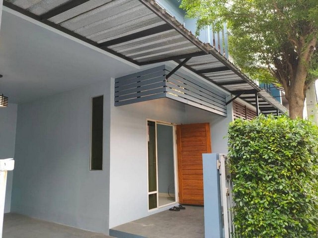 ให้เช่าทาวโฮม 2 ชั้น โครงการเดอะคัลเลอร์ 2 อารียาลาดปลาเค้า ตกแต่งเฟอร์พร้อมอยู่ ใกล้เกษตรนวมินร์เลียบทางด่วน