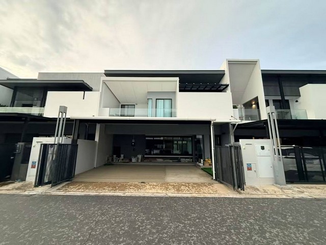 ให้เช่าบ้านเดี่ยว 2 ชั้น 225 ตรม. โครงการวีเว่ บางนา กม.7 Vive bangna km.7 ใกล้เมกะบางนา เพียง 150 เมตร