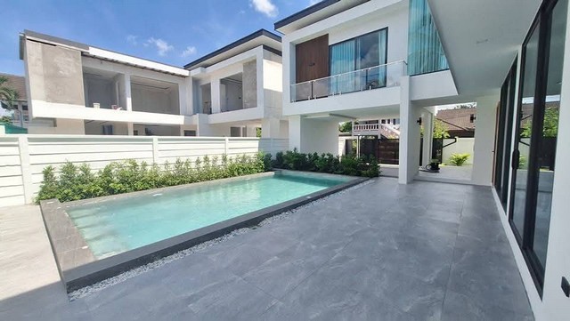 ขาย/เช่า บ้านพูลวิลล่าสุดหรูซอยสยามคันทรีคลับ ชลบุรี ขนาด80 ตารางวา