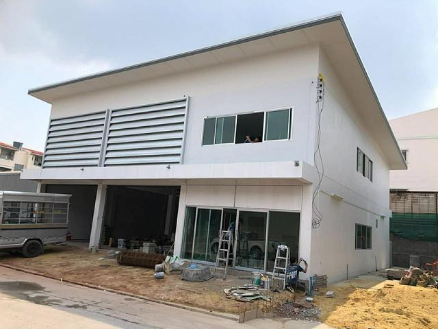 BR 1692 ให้เช่าโกดังสร้างใหม่400 ตารางเมตร มีออฟฟิศ ถนนเอกชัย บางบอน รถเทรลเลอร์ เข้าได้