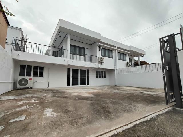 ให้เช่าบ้านเดี่ยว 2 ชั้น 50 ตร.ว. ถนนโชคชัย 4 ซอย 56 ( บ้านเปล่า ไม่มีเฟอร์นิเจอร์ )