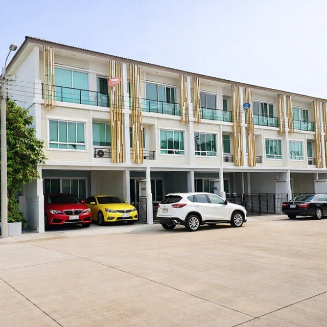 ทาวน์โฮม 3 ชั้น 3 นอน 3 น้ำ ใกล้ อิมแพ็ค เมืองทองธานี 400ม. ถนน POPULAR  20 ตร.วา.240 ตร.ม. ม.สุโขทัยธรรมาธิราช 1.2 กม.ถ.แจ้งวัฒนะ