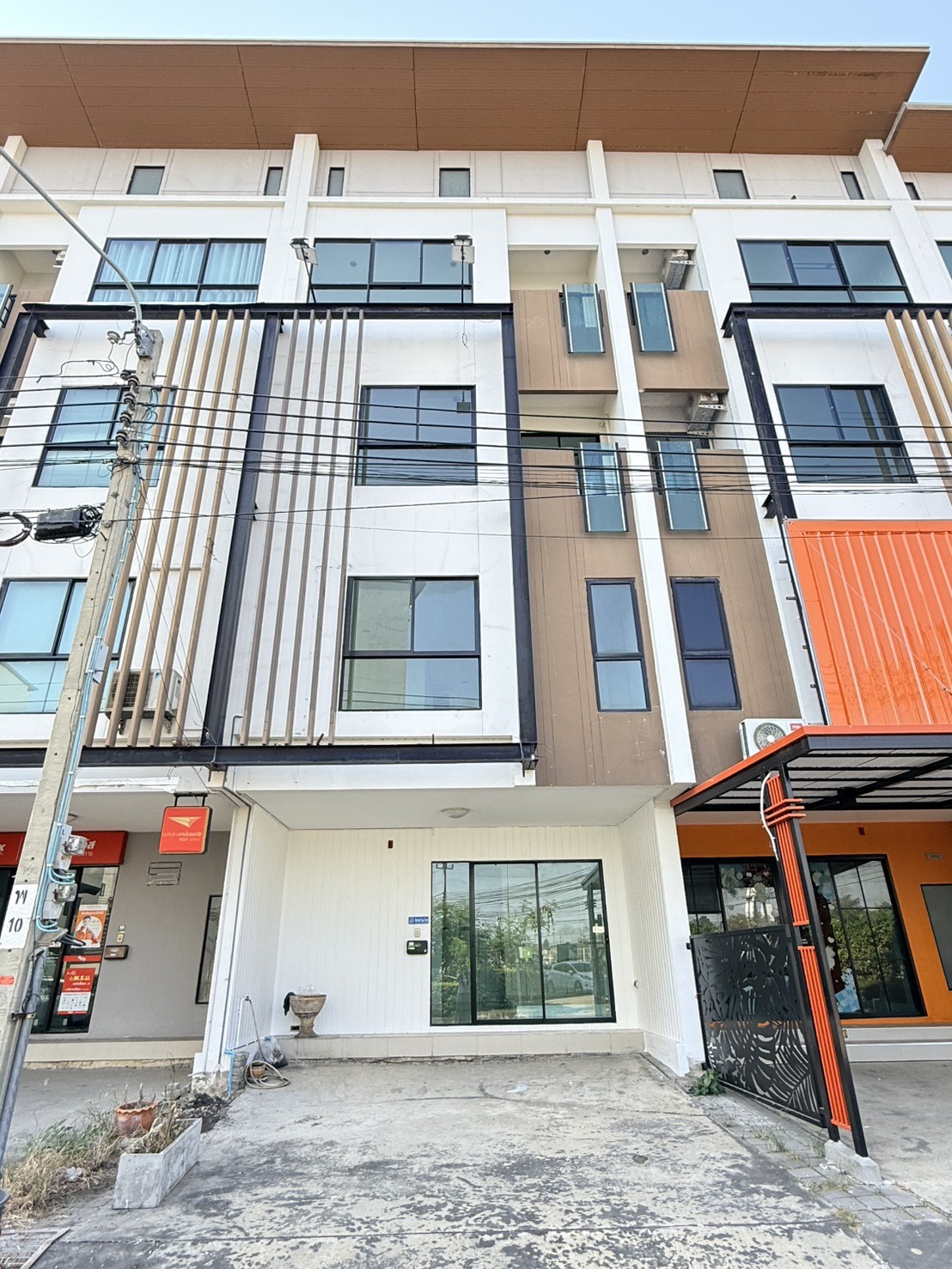 ให้เช่าด่วน! TOWNHOUSE ไอฟีล บางนา พท. 0 Rai 0 ngan 21 ตร.ว. 4 Bedroom 4 BR ใกล้กับ เมกะบางนา one price