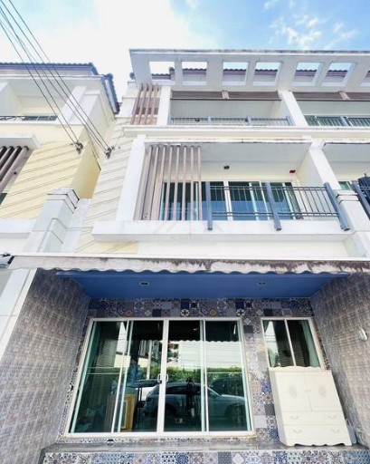 ให้เช่าทาว์นโฮม 3 ชั้น บ้านกลางเมือง Urbanion เกษตร-นวมินทร์ 2 ซอยลาดปลาเค้า 79 ทำออฟฟิศได้