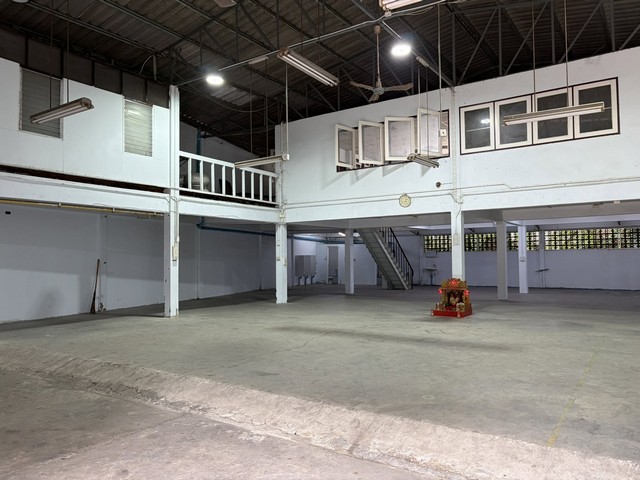 ให้เช่าโกดัง คลังสินค้า 120 ตรว. 580 ตรม. มีชั้นลอย  วิภาวดีรังสิต 6 ใกล้ทางด่วนดินแดง และทางขึ้นโทลล์เวย์ เหมาะทำโกดัง คลังสินค้า อู่รถยนต์