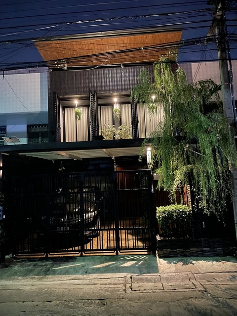 ให้เช่าโฮมออฟฟิศหรู  2 ชั้น 220 ตรม. ซอยรามคำแหง 26-1 ใจกลางรามคำแหง ใกล้ ม.ราม  ใกล้ กกท. ราชมัง