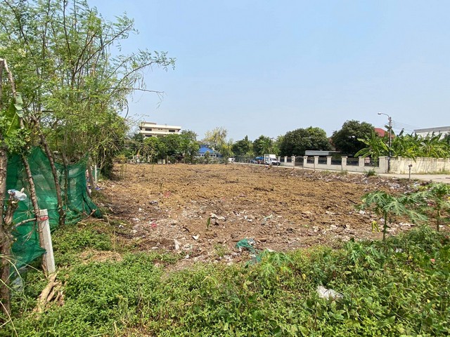 ขายที่ดิน 440 ตรว รามอินทรา42 ย่านนวลจันทร์ แปลงใหญ่หัวมุมติดถนนซอย ปากซอยติด MRT รามอินทรา กม.6