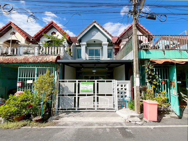 ขายทาวน์เฮ้าส์ 2 ชั้น หมู่บ้านนครทอง ปาร์ควิลล์ 3 : Nakhonthong Park Ville 3 เนื้อที่ 17 ตร.ว. ขายเพียง 1550000 ล้านบาท